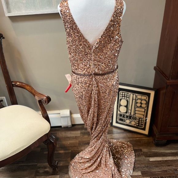 Mac Duggal V Neck High Slit Sequined Wrap Gown Size 12 - Picture 15 of 15